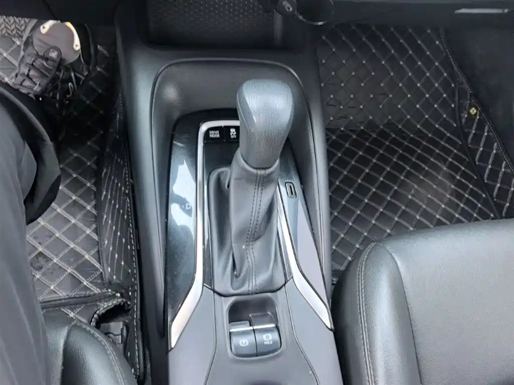 Toyota Corolla 2023 — фото 14