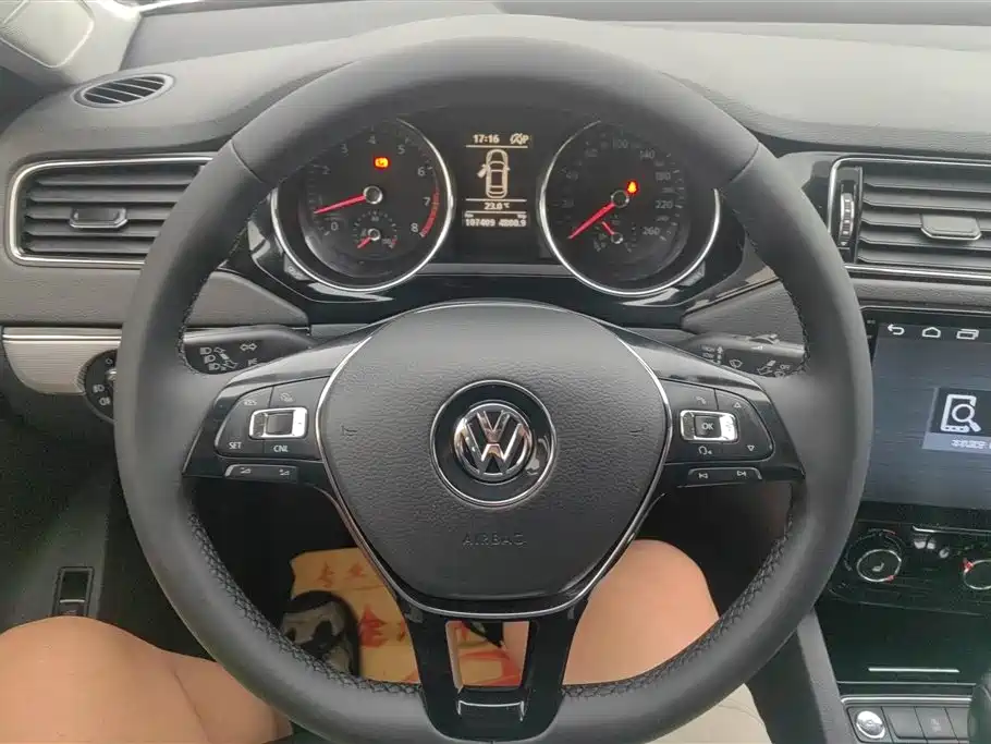 Volkswagen Sagitar 2017 — фото 15