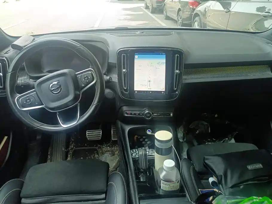 Volvo XC40 NEV 2021 — фото 12