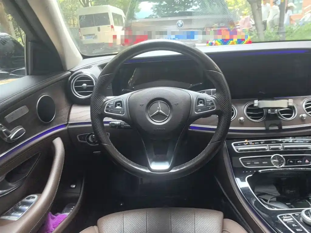 Mercedes-Benz E-Class 2016 — фото 11