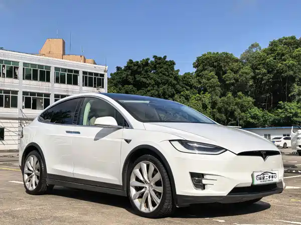 Tesla Model X 2017