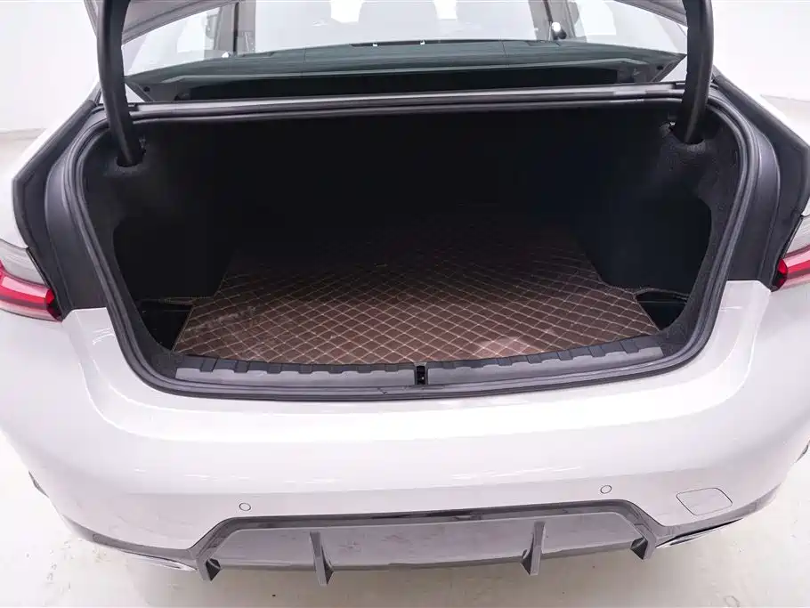 BMW 3 Series 2023 — фото 14