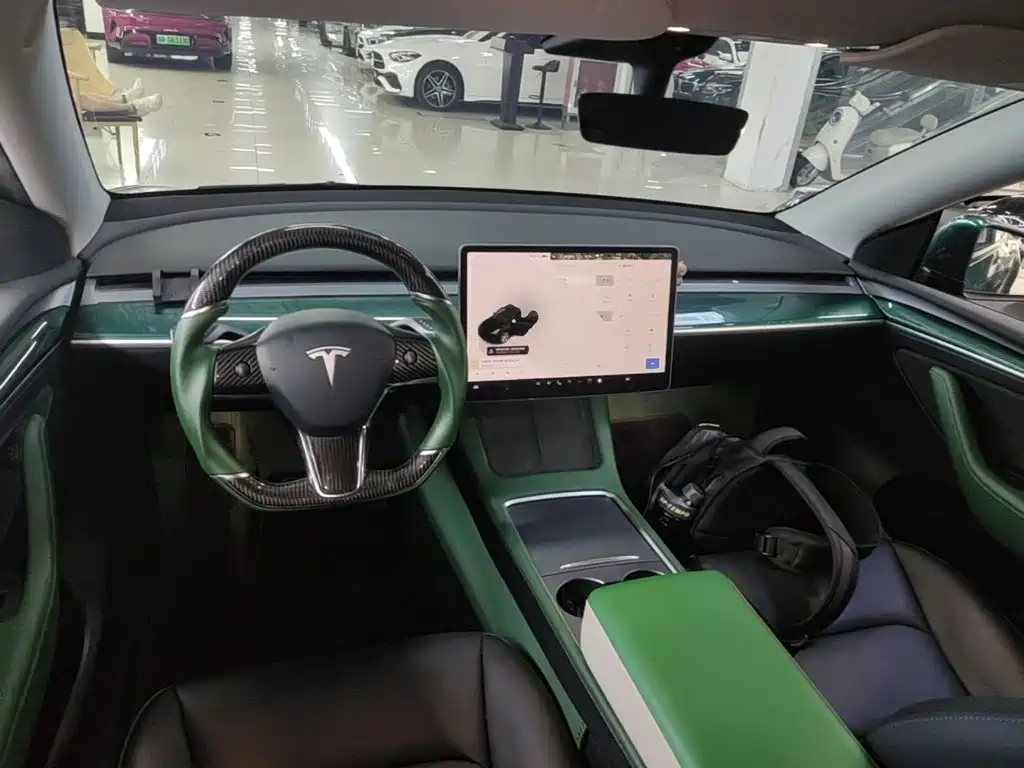 Tesla Model Y 2022 — фото 10