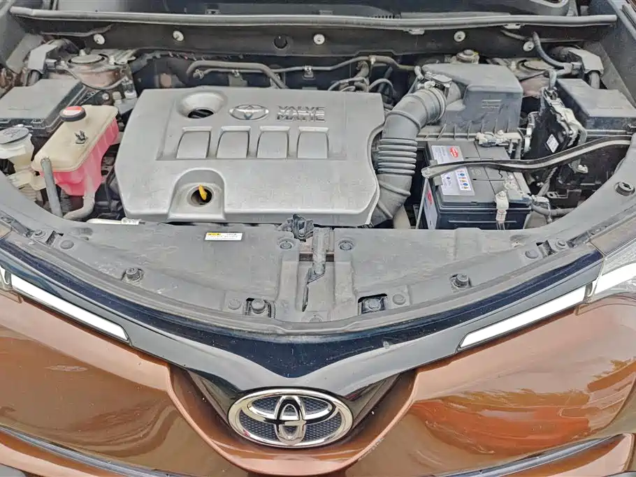Toyota RAV4 2018 — фото 10