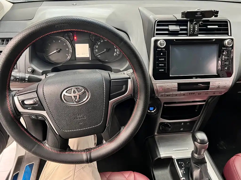 Toyota Prado 2019 — фото 12