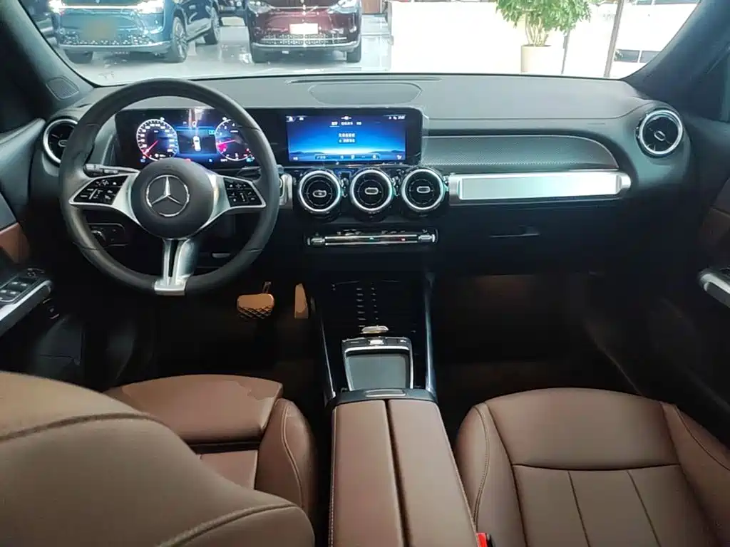 Mercedes-Benz GLB 2024 — фото 10