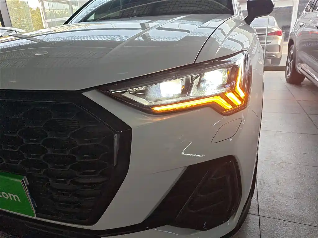 Audi Q3 Sportback 2022 — фото 19