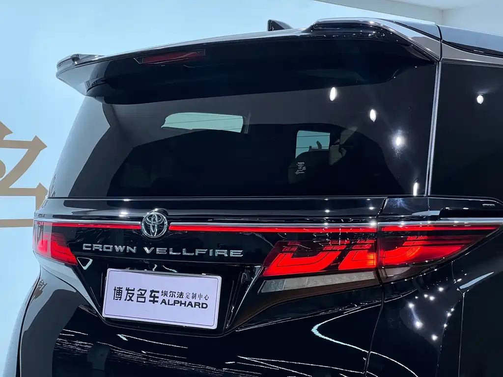 Toyota Vellfire 2025 — фото 8