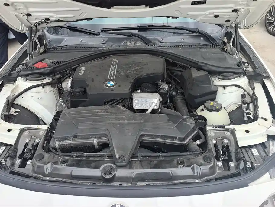 BMW 3 Series 2015 — фото 10