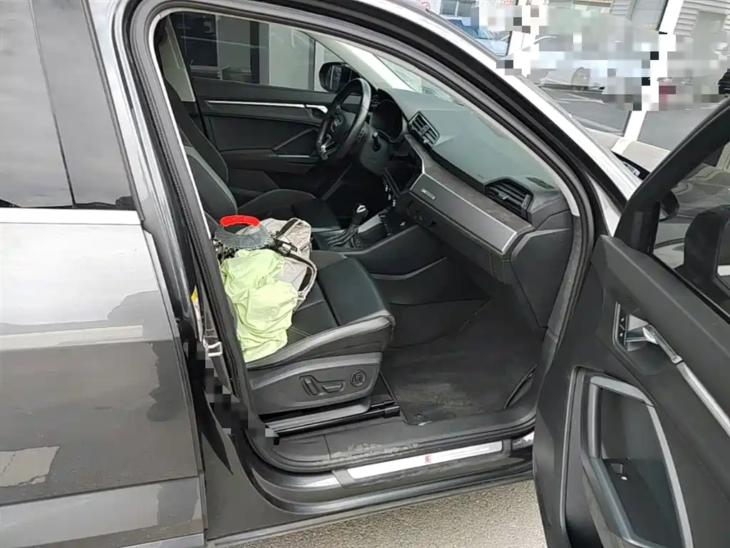 Audi Q3 2020 — фото 11
