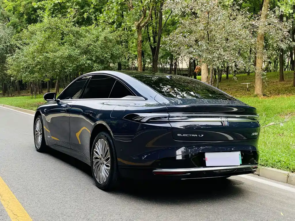 Buick Zhijing L7 2025 — фото 18