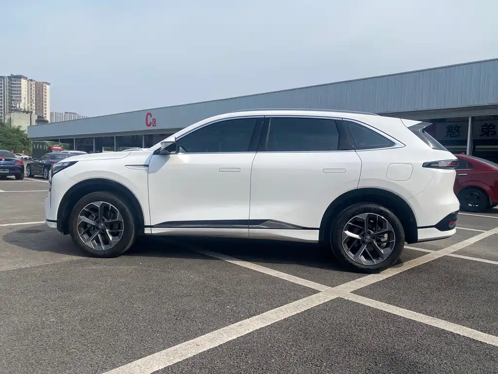 Changan CS75 PLUS 2025 — фото 12