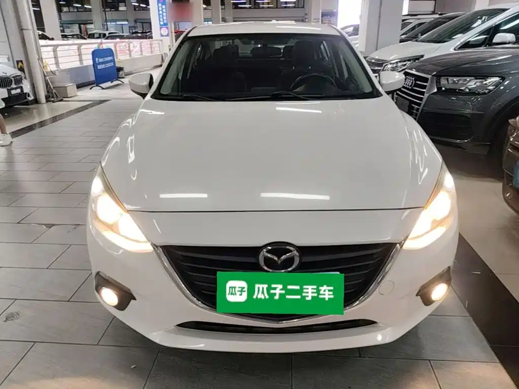 Mazda 3 Angkesela 2015