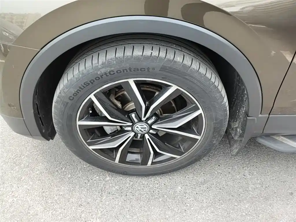 Volkswagen Tiguan L 2017 — фото 23