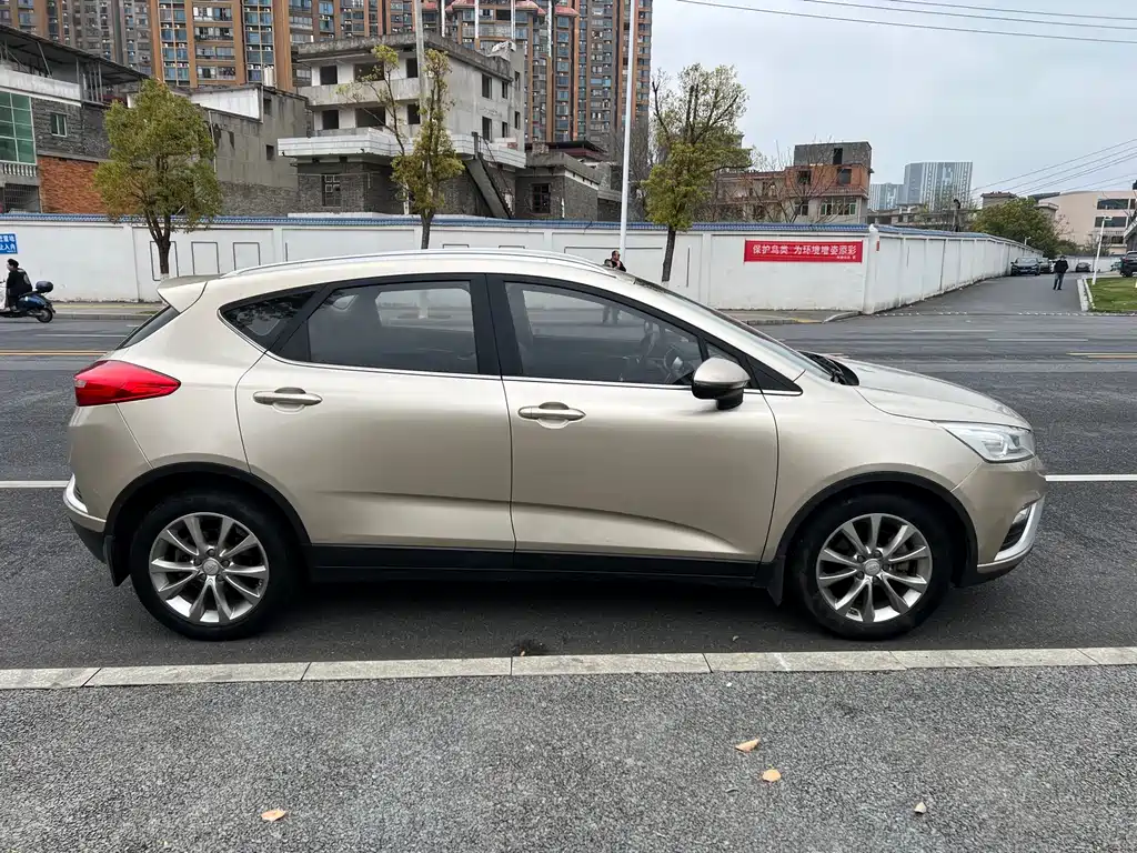 Geely Emgrand GS 2018 — фото 13