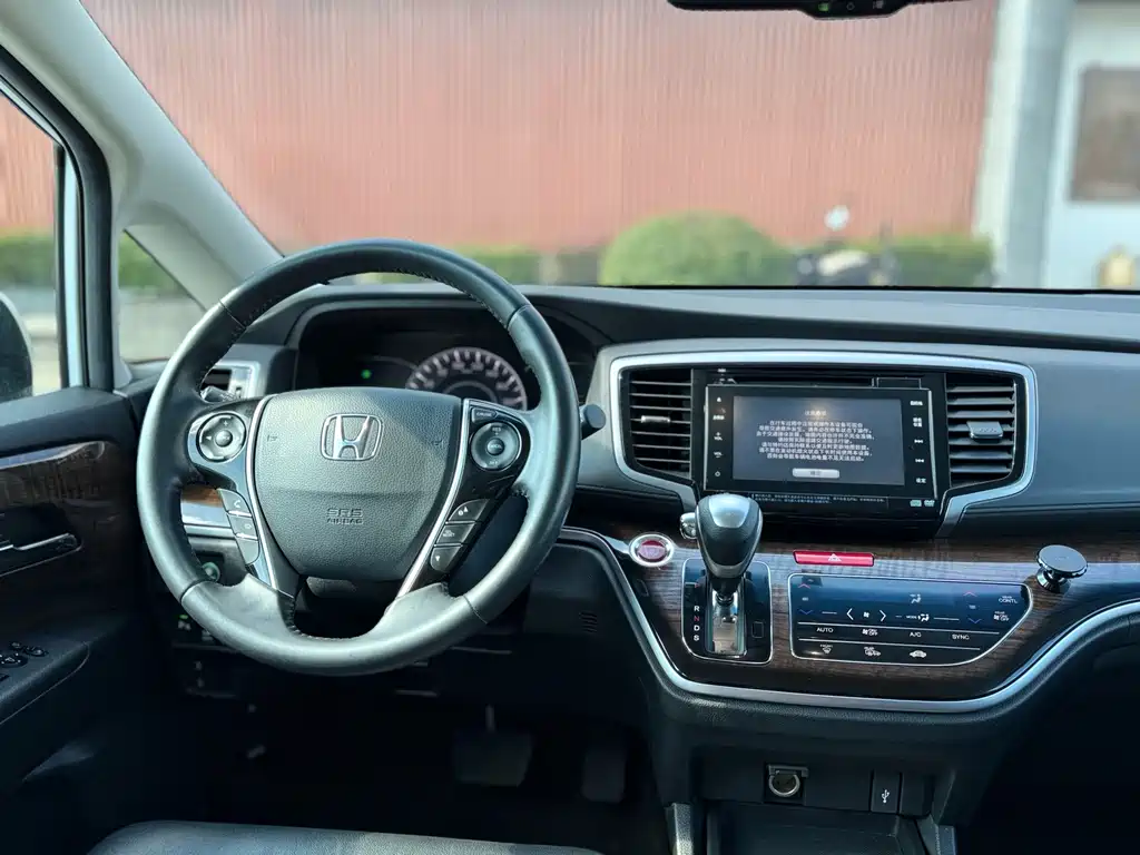 Honda Odyssey 2018 — фото 23