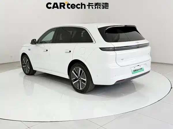 Li Auto L6 2025