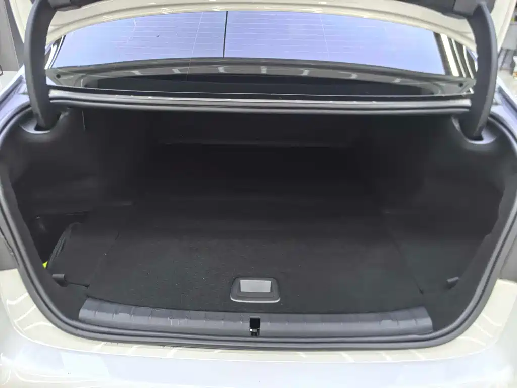 BMW 5 Series New Energy 2021 — фото 12