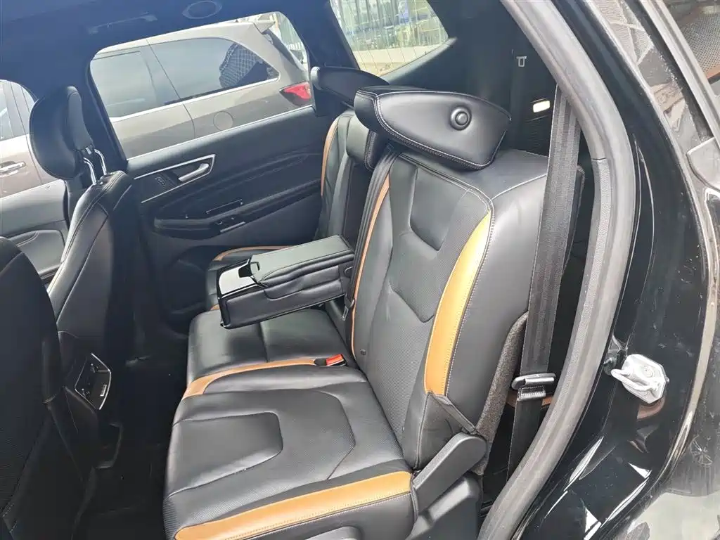 Ford Edge 2021 — фото 13