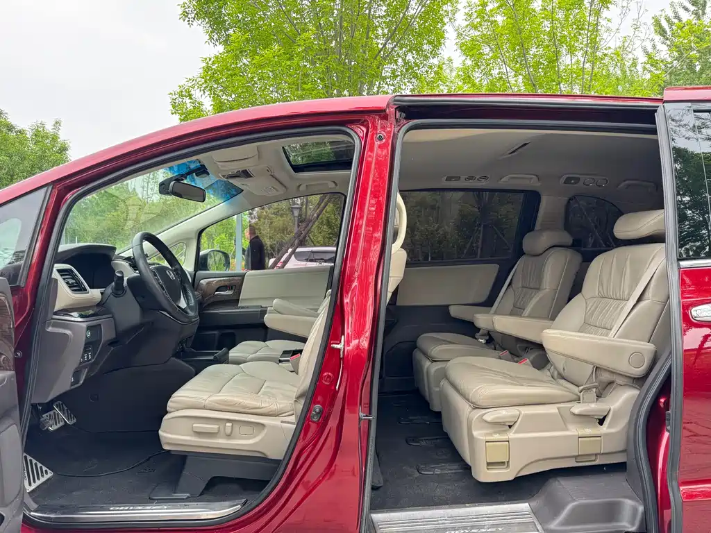 Honda Odyssey 2015 — фото 6