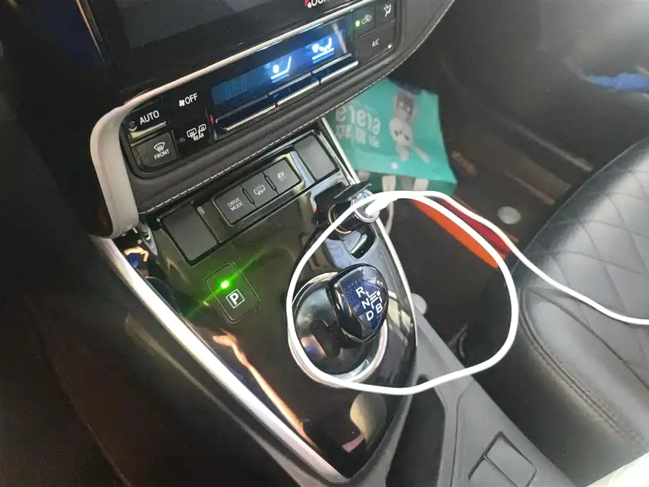 Toyota Corolla Hybrid 2019 — фото 16
