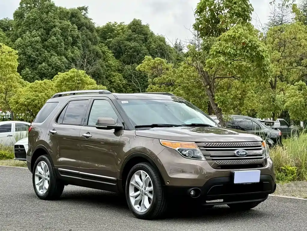 Ford Explorer 2015 — фото 3