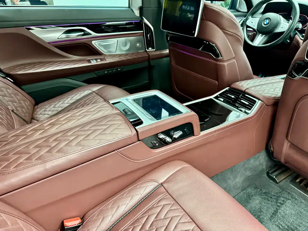BMW 7 Series 2021 — фото 12
