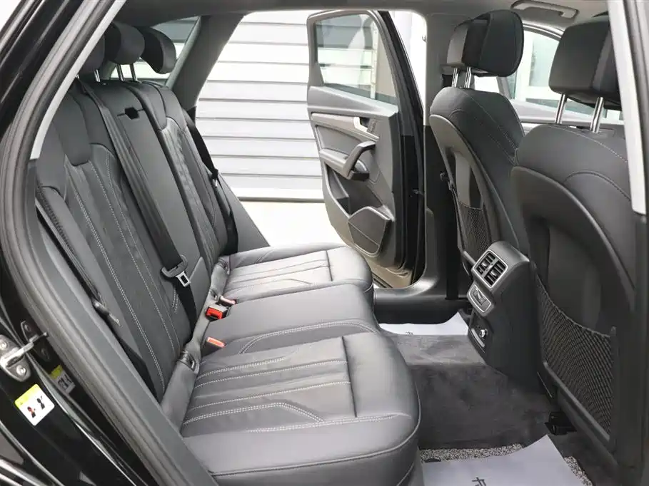 Audi Q5L 2023 — фото 24