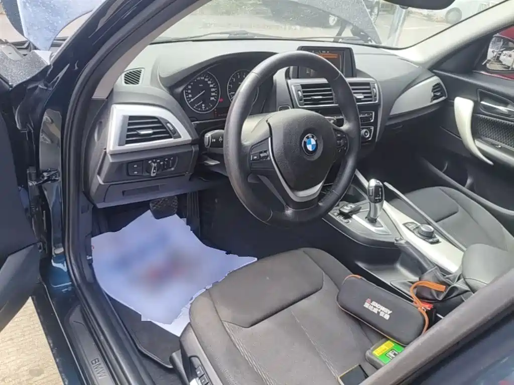 BMW 1 Series 2017 — фото 10