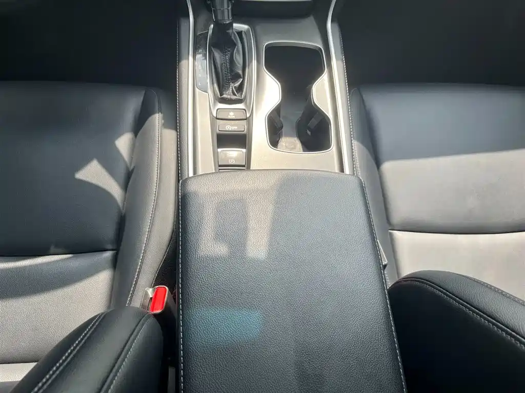 Honda Accord 2019 — фото 13