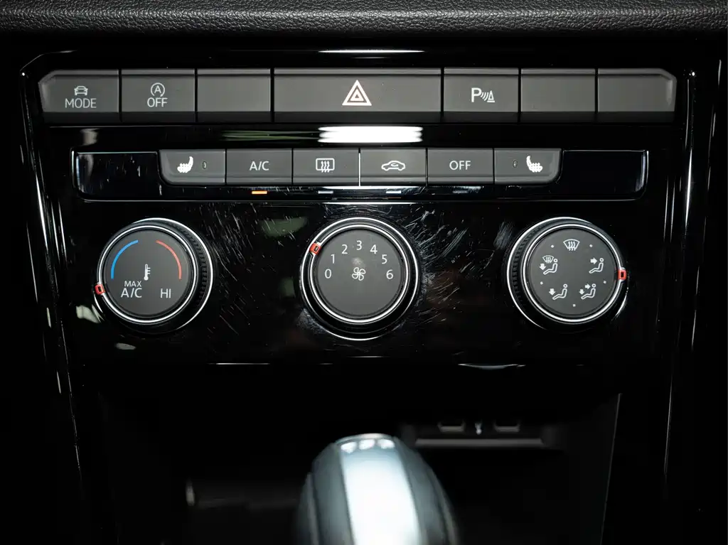 Volkswagen T-Roc 2022 — фото 3