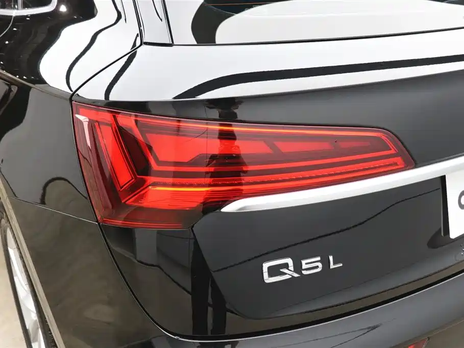 Audi Q5L 2023 — фото 29