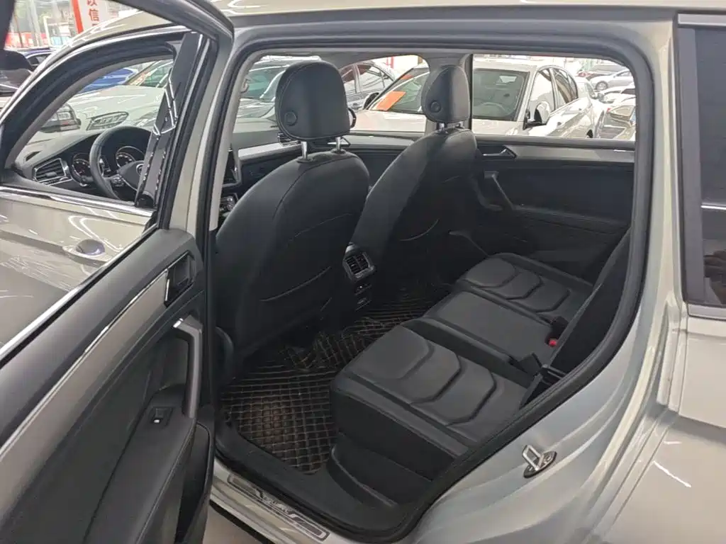 Volkswagen Tiguan L 2020 — фото 17