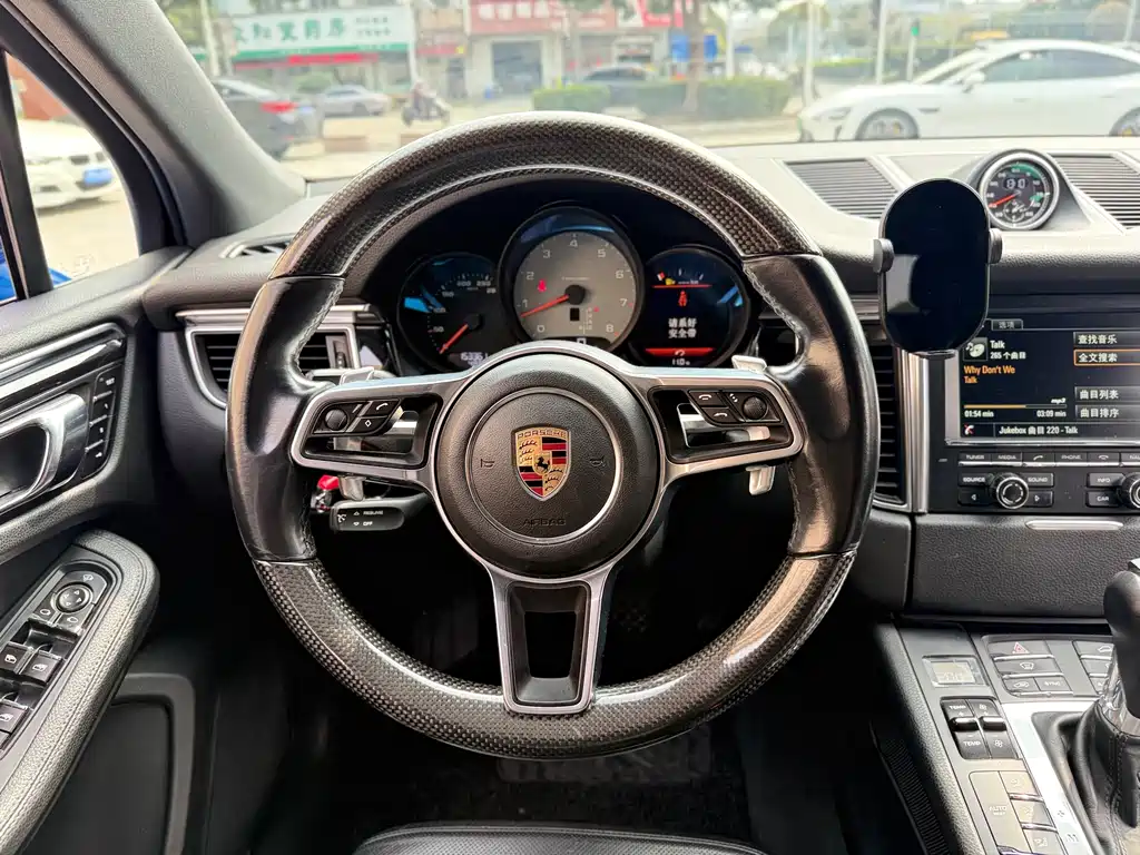 Porsche Macan 2015 — фото 14