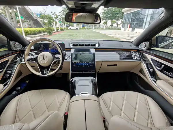 Mercedes-Benz S-Class 2012