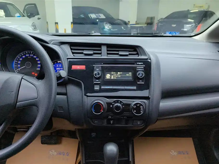 Honda Fit 2017 — фото 13