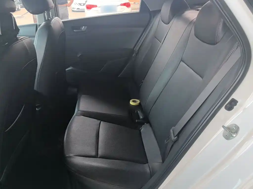 Hyundai Verna 2017 — фото 17