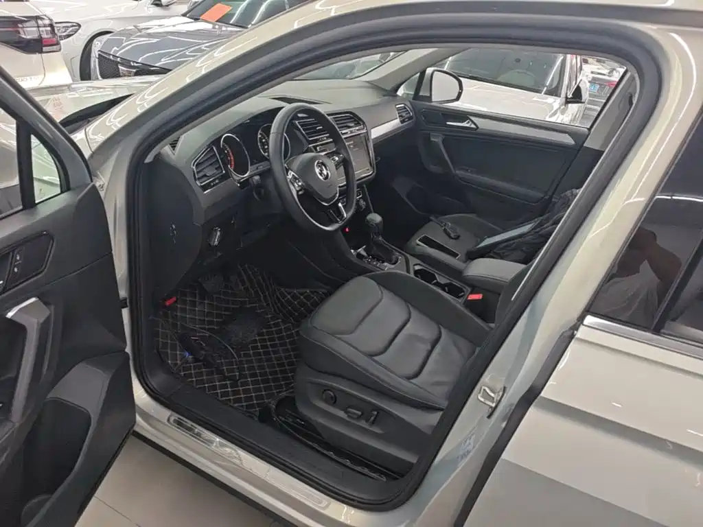 Volkswagen Tiguan L 2020 — фото 15