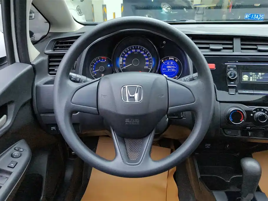 Honda Fit 2017 — фото 15