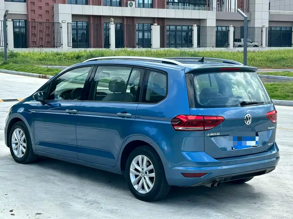Volkswagen Touran 2016