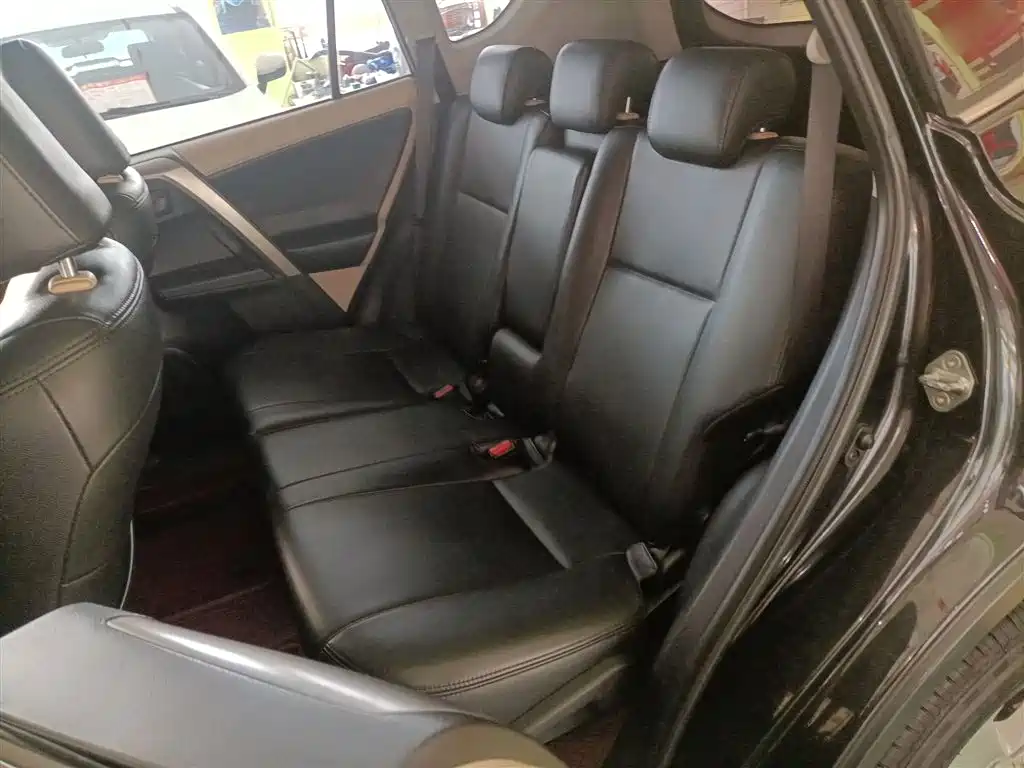 Toyota RAV4 2015 — фото 16