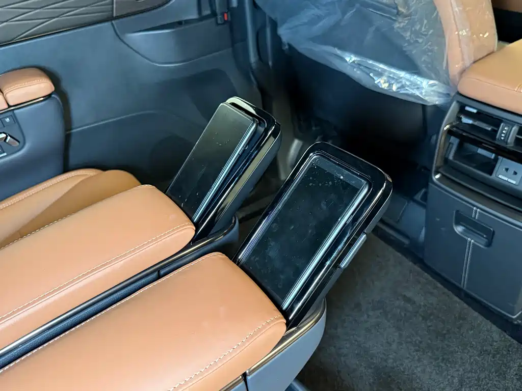 Toyota Vellfire — фото 12