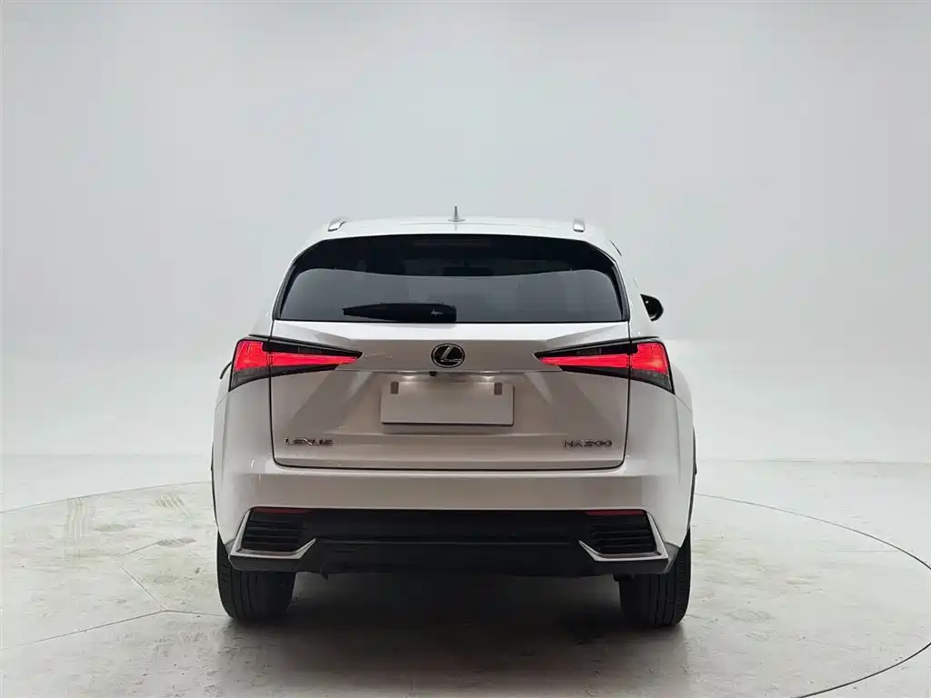 Lexus NX 2021 — фото 5