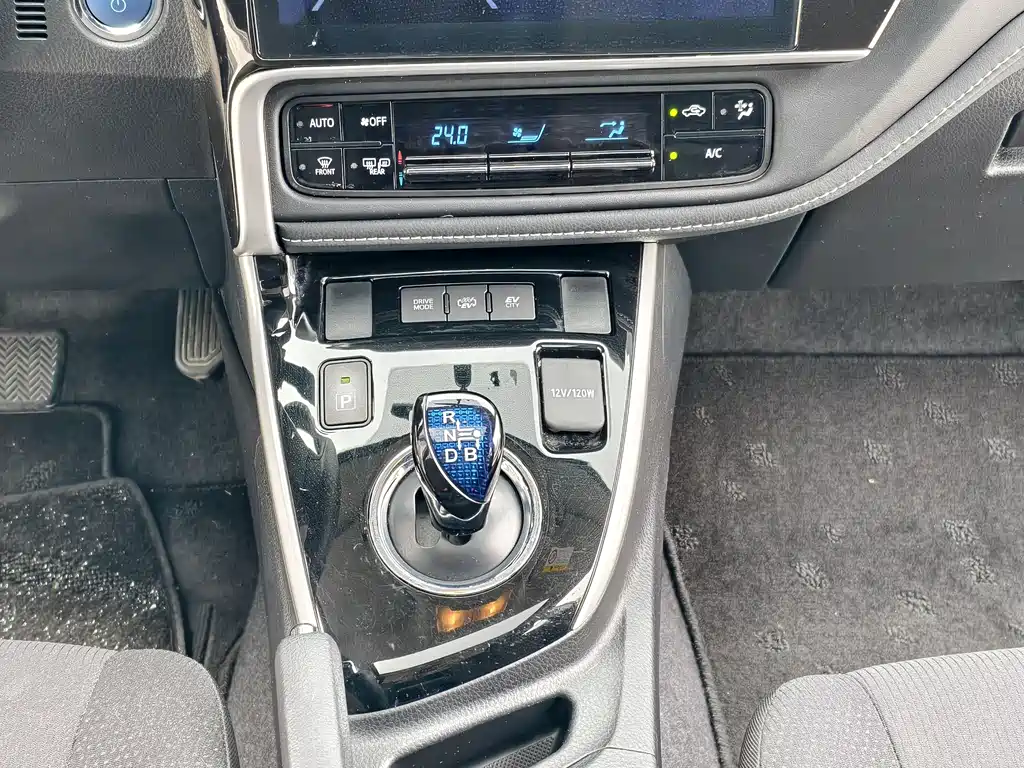 Toyota Corolla Hybrid 2020 — фото 44