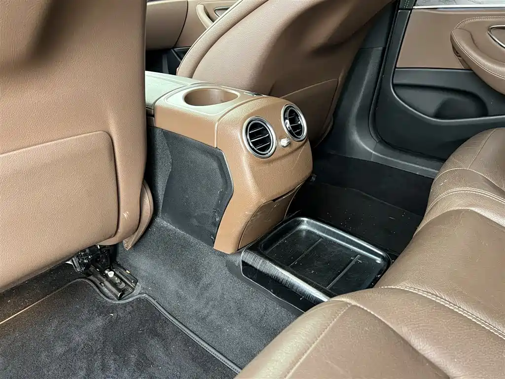 Mercedes-Benz E-Class 2017 — фото 13