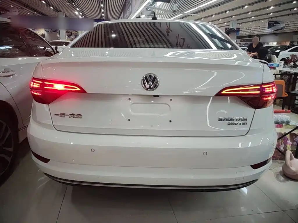 Volkswagen Sagitar 2022