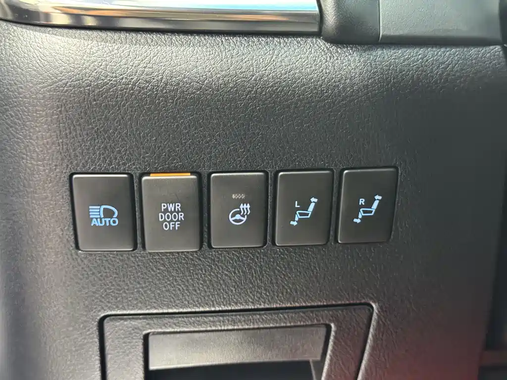 Toyota Vellfire 2021 — фото 12