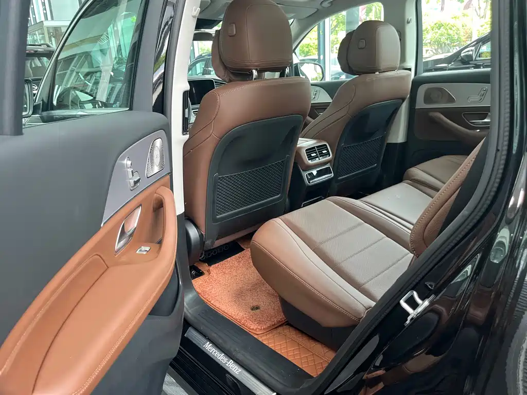 Mercedes-Benz GLS — фото 6