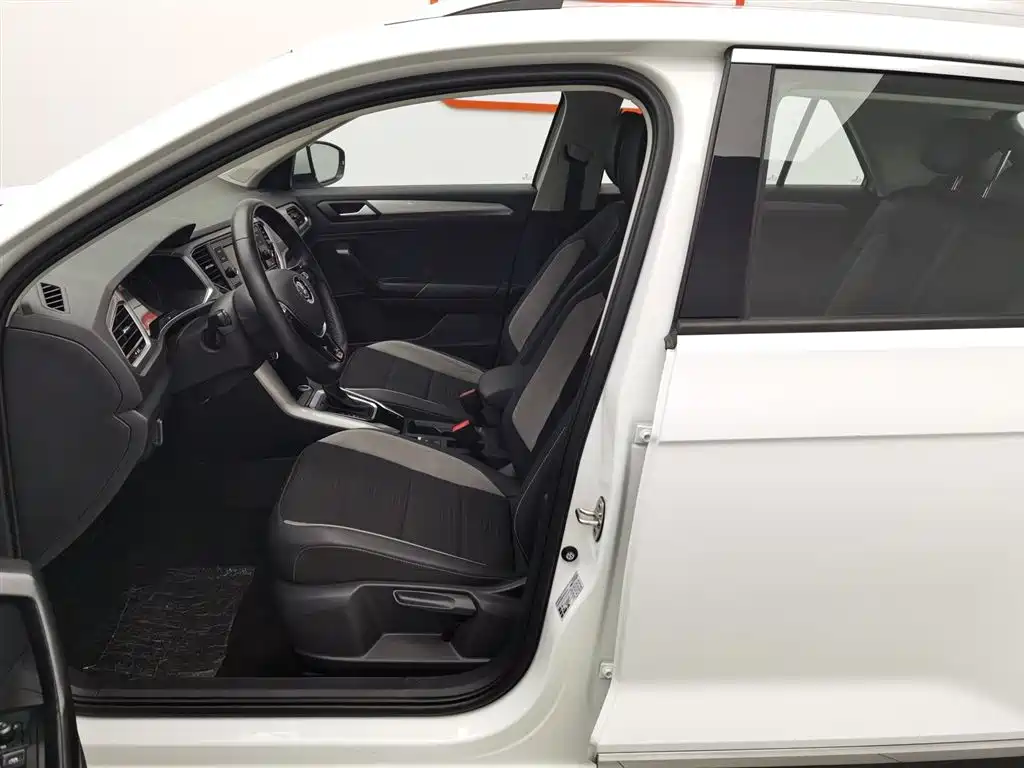Volkswagen T-Roc 2020 — фото 10