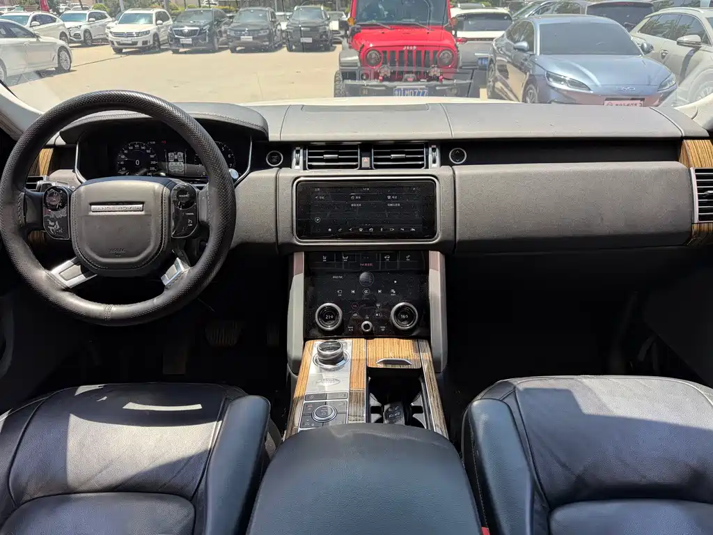 Land Rover Range Rover 2018 — фото 9